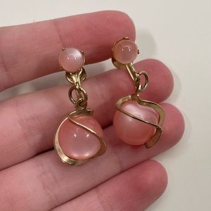 Vintage 40’s Pink GLASS Coquette Girl Ballet Core Regency Screw Back Earnings